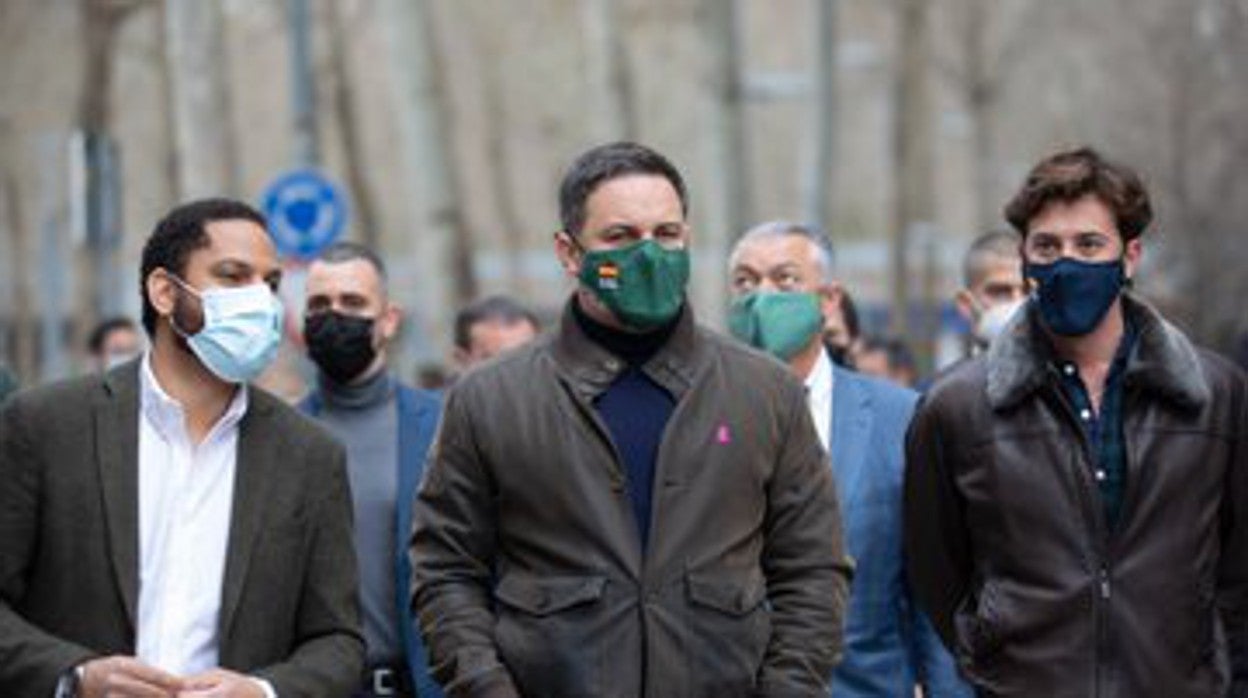 Ignacio Garriga y Santiago Abascal, hoy sábado en las calles de Gerona