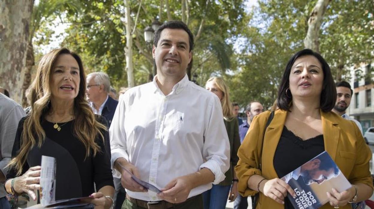 Moreno junto a Virginia Pérez (a la derecha), en un acto electoral