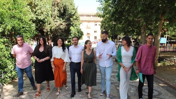 Garzón baja a Granada para pedir el voto a Por Andalucía y augura una victoria de la izquierda «si vota la gente humilde»