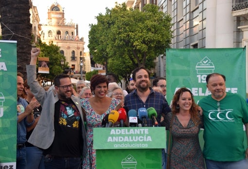 Teresa Rodríguez, José Ignacio García y Ángel Cardiel fueron los intervinientes en el acto de inicio de campaña