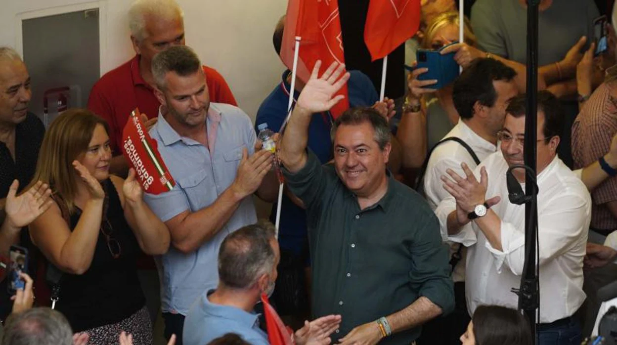 El candidato por el PSOE en Andalucía, Juan Espadas, este domingo en Córdoba
