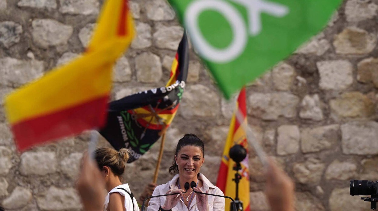 La candidata de VOX a la Junta de Andalucía, Macarena Olona, durante el acto electoral en Córdoba