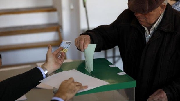 Córdoba dilucida este domingo si hay vuelco electoral en el mapa político provincial con su voto