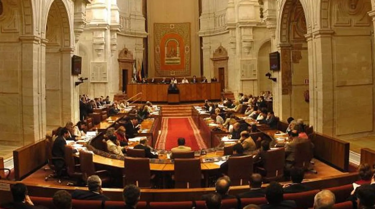 Vista general del salón de plenos del Parlamento andaluz