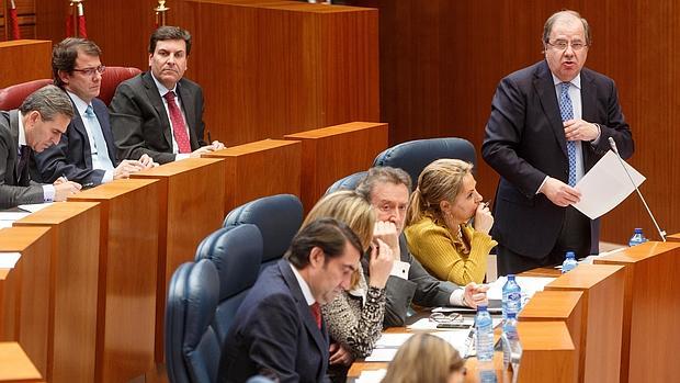 Juan Vicente Herrera, ayer durante su intervención en las Cortes