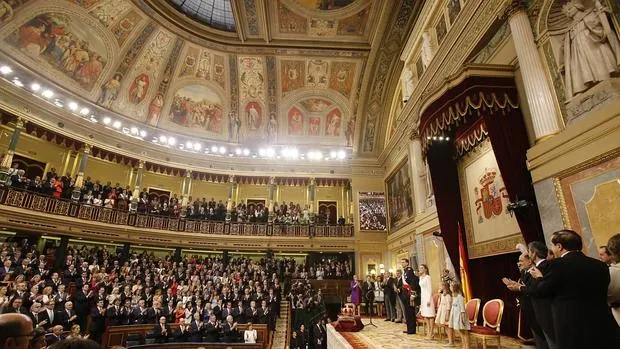 19 de junio de 2014: Don Felipe es proclamado Rey en una sesión en el Congreso