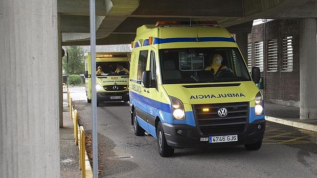 Ambulancias que participaron en el traslado del paciente de La Coruña a Vigo