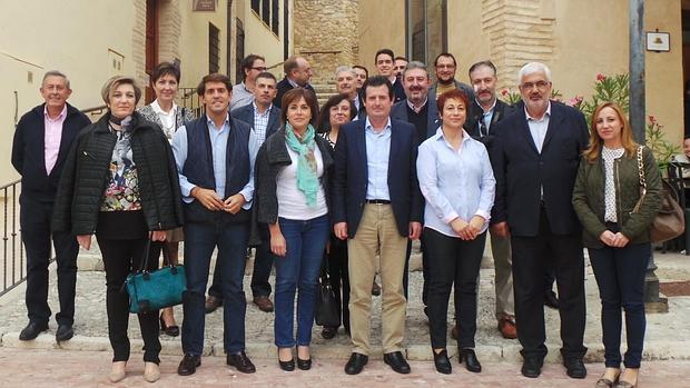 Foto de equipo del PP alicantino tras la reunión interparlamentaria