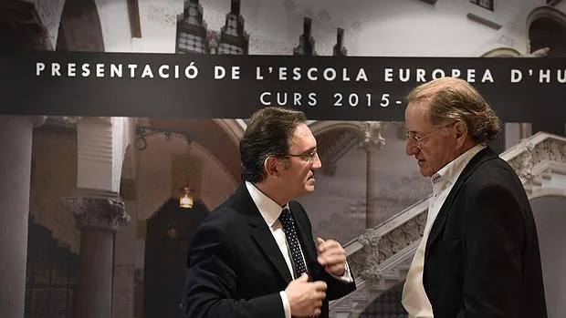 EL director de la Fundación Bancaria La Caixa, Jaume Giró, conversa con Josep Ramoneda