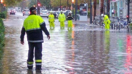 Imagen de la avenida Alfahuir de Valencia inundada