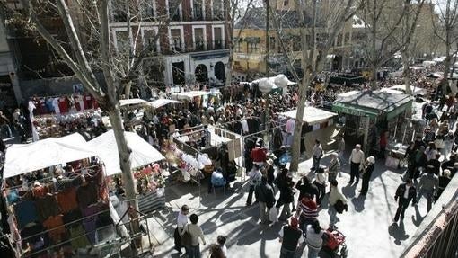 La Ribera de Curtidores, en un domingo de Rastro