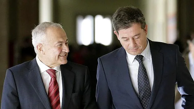 El portavoz socialista, Méndez Romeu, y su secretario general, Gómez Besteiro