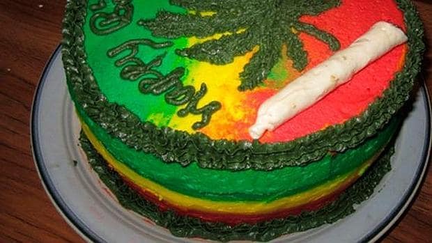 Imagen de archivo de una tarta con marihuana