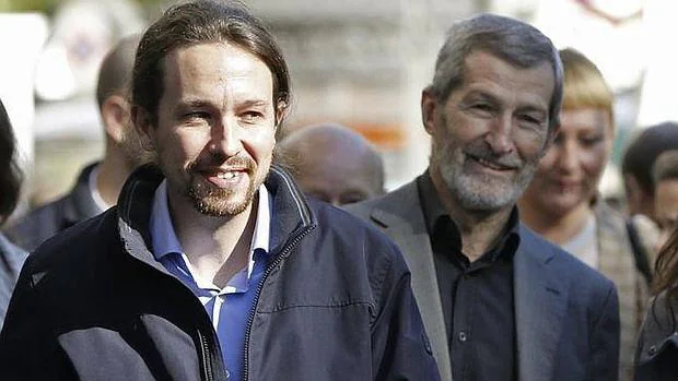 Pablo Iglesias, junto al ex Jefe del Estado Mayor de la Defensa y ahora candidato de Podemos al Congreso