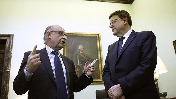 Imagen de la reunión entre Rajoy y Montoro