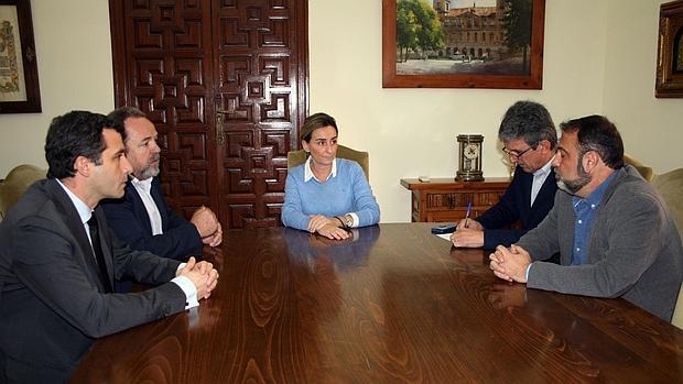 Concentración ante el Palacio de Fuensalida por los atentados de París