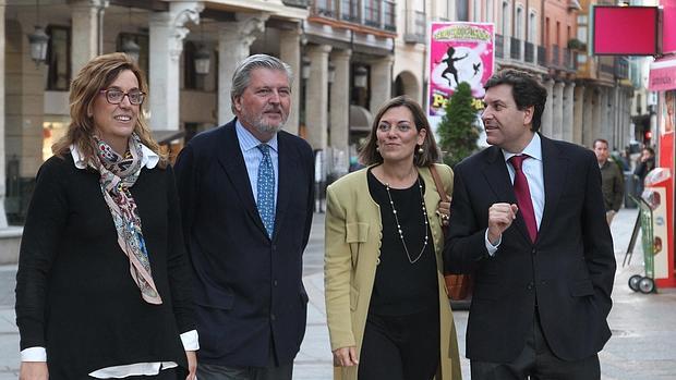 Íñigo Méndez de Vigo, en su visita a Palencia para presentarse somo candidato del PP