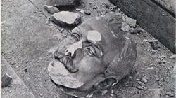 Cabeza de la estatua de Lope de Vega, tras el bombardeo de 1936