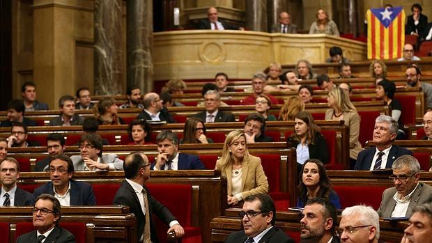 Vista del Parlament durante el pleno de investidura de Mas