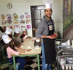 Los alumnos del colegio Tavera aprenden inglés cocinando
