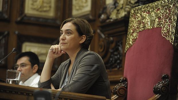 Ada Colau, durante un pleno del Ayuntamiento