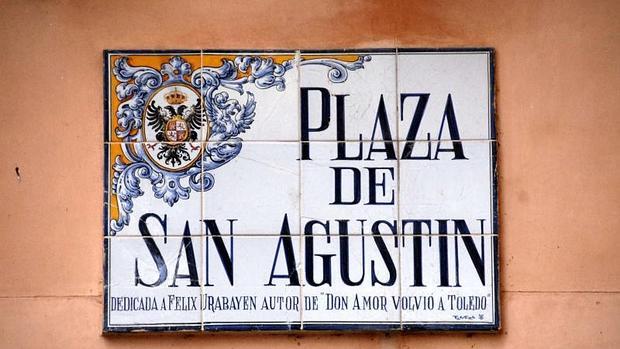 La plaza de San Agustín está dedicada a Félix Urabayen