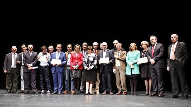 Foto de familia de todos los premiados