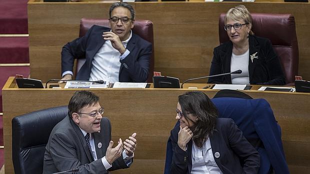 Imagen de Puig y Oltra durante la sesión de control de este jueves