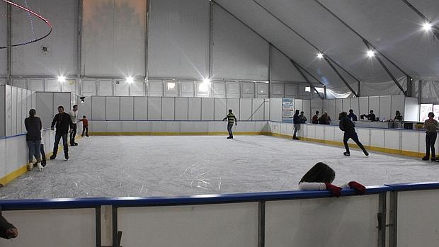 Pista de hielo instalada en el Toletum