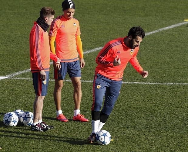 Negredo, durante el entrenamiento del martes en Paterna