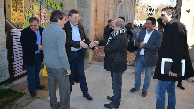 Imagen de Puig junto a los miembros del Patronato de la Fundación Blasco de Alagón