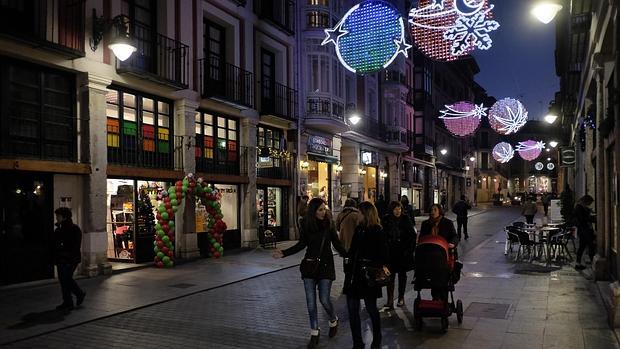 La céntrica calle Platerías, en Valladolid, vuelve a tener todos sus locales ocupados