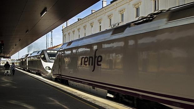 Preparativos el pasado octubre en la estación de Renfe de Zamora para la llegada del AVE