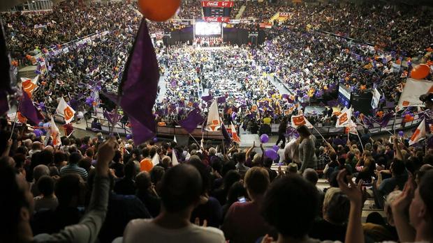 Imagen de La Fonteta al completo en el mitin de Compromís-Podemos