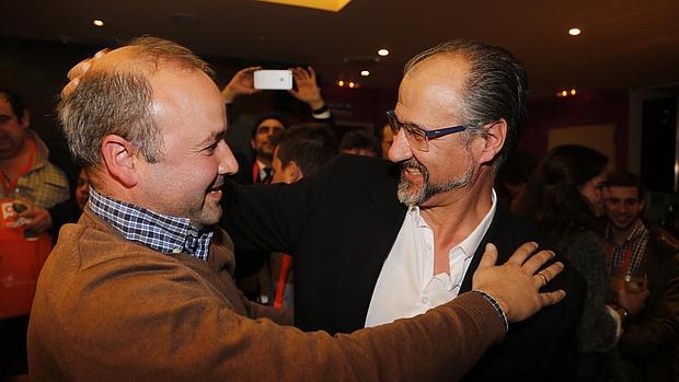 Luis fuentes junto a David Castaño celebran la obtención del diputado en Salamanca