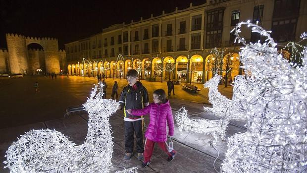 375.000 bombillas LED adornan Ávila