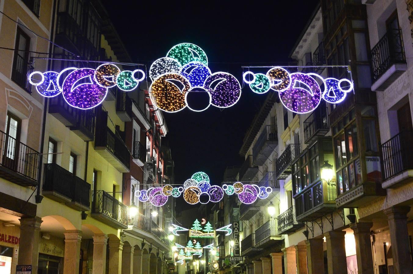 El Ayuntamiento de Soria ha centrado la decoración en el casco histórico y en las principales calles peatonales