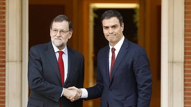 Rajoy recibe a Sánchez en la Moncloa