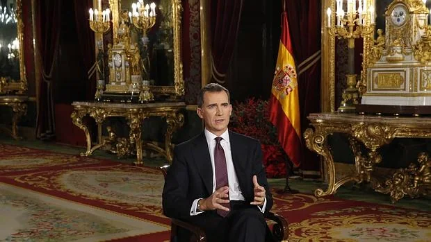 Don Felipe, durante la grabación del Mensaje de Navidad en el Palacio Real