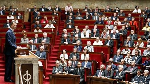 El Rey, en la Asamblea francesa