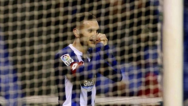 El delantero del Deportivo Lucas Pérez