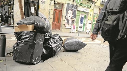 Suciedad en Madrid: una ciudad devorada por la basura