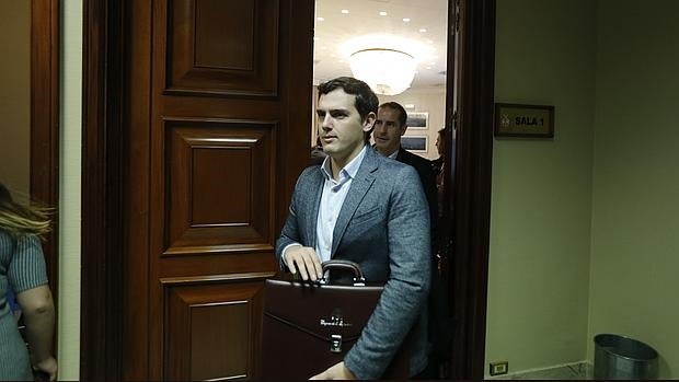 Albert Rivera recoge sus credenciales como diputado, esta mañana en el Congreso