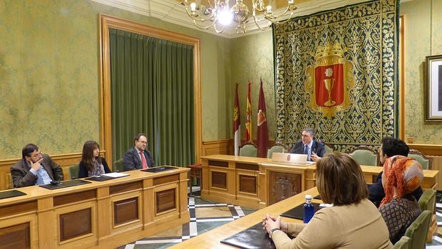 Mariscal, alcalde de Cuenca, durante la presentación de la remodelación de su equipo de gobierno