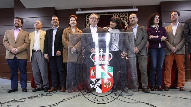 El catedrático Francisco Quiles, en el centro, con su equipo