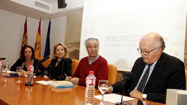 María José Muñoz, Sagrario Fernández Prieto, Hilario Barrero y Juan Ignacio de Mesa durante la presentación del libro
