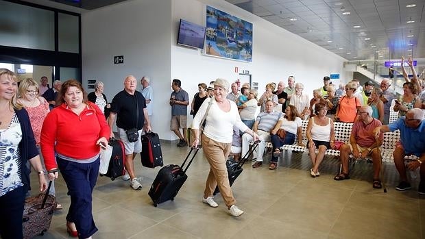 Primeros pasajeros en el aeropuerto de Castellón