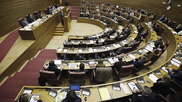 Los diputados autonómicos, durante un pleno reciente en las Cortes Valencianas