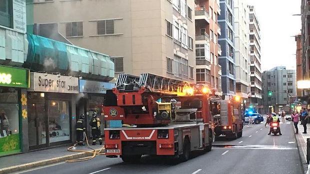 Los camiones de Bomberos en el momento de llegar a la zona