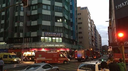 Los camiones de bomberos llegando a Juan M. Durán